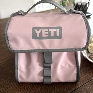 YETI • ICE PINK DAYTRIP • HTF!💗